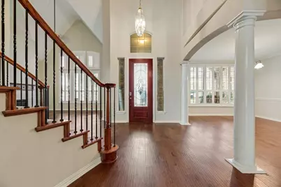 647 Royalwood Court, Grand Prairie, TX 75052 - Photo 4