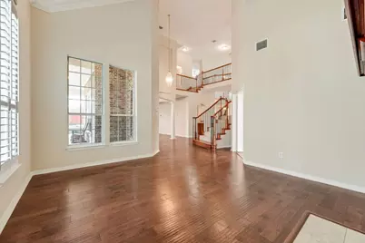 647 Royalwood Court, Grand Prairie, TX 75052 - Photo 6