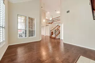 647 Royalwood Ct, Grand Prairie, TX 75052 - Photo 6