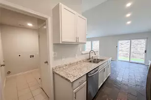 308 Teakwood Ln, Lewisville, TX 75067 - Photo 6