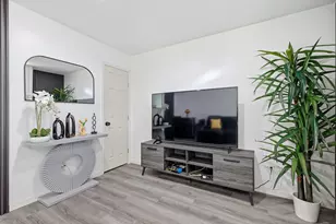 9829 Park Ln Ct, Dallas, TX 75220 - Photo 8