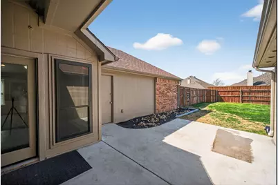 2229 Country Valley Road, Garland, TX 75041 - Photo 8