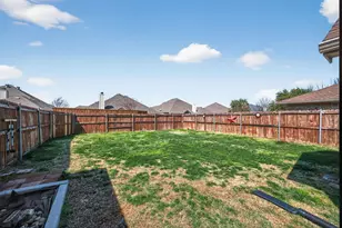 2229 Country Valley Rd, Garland, TX 75041 - Photo 8