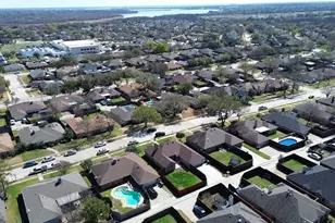 2229 Country Valley Rd, Garland, TX 75041 - Photo 34