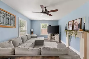 516 E Ross St, Waxahachie, TX 75165 - Photo 8