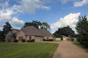 120 Burton St, Longview, TX 75603 - Photo 2