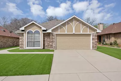 5604 Congressional Drive, Arlington, TX 76018 - Photo 2