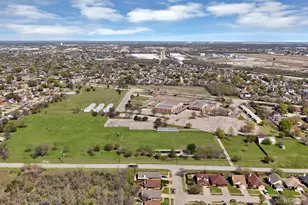 5604 Congressional Dr, Arlington, TX 76018 - Photo 26