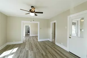 304 E Waco St, Ennis, TX 75119 - Photo 6