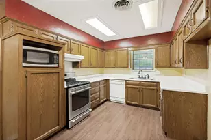 508 S Pedigo St, Pilot Point, TX 76258 - Photo 10