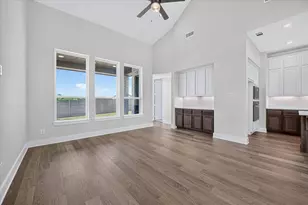 11725 Treehouse Trl, Justin, TX 76247 - Photo 10