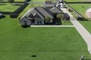 108 Dublin Cir, Waxahachie, TX 75165 - Photo 2