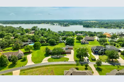 112 Sequoya Drive, Gainesville, TX 76240 - Photo 2