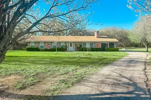 851 Leroy Pkwy, Elm Mott, TX 76640 - Photo 30