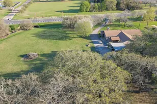 851 Leroy Pkwy, Elm Mott, TX 76640 - Photo 34