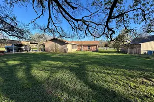 851 Leroy Pkwy, Elm Mott, TX 76640 - Photo 6