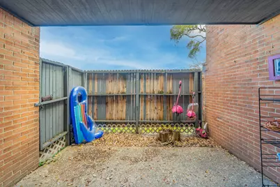 558 E Avenue J #B, Grand Prairie, TX 75050 - Photo 14