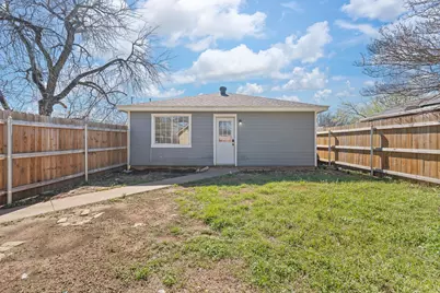 700 Poindexter Avenue, Cleburne, TX 76033 - Photo 16