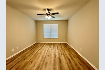 725 Hartsfield, Aubrey, TX 76227 - Photo 4