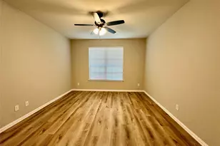 725 Hartsfield, Aubrey, TX 76227 - Photo 4