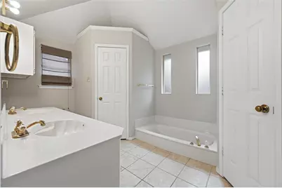 2004 Glen Creek Court, Arlington, TX 76015 - Photo 16