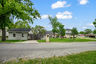 608 Casas Del Norte Ct Ct, Granbury, TX 76049 - Photo 6