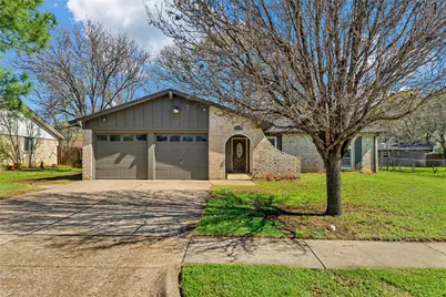 524 NW Ann Lois Lane, Burleson, TX 76028 - Photo 2