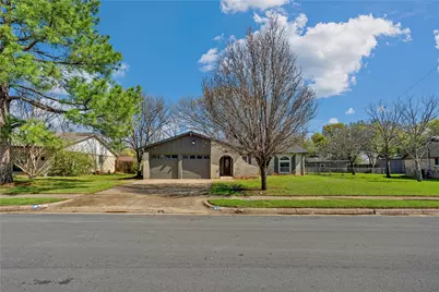 524 NW Ann Lois Lane, Burleson, TX 76028 - Photo 4