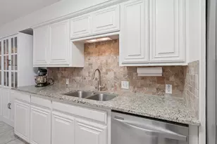 79 1 Main Pl, Benbrook, TX 76126 - Photo 14