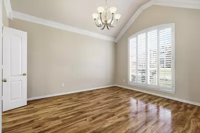 1052 E Seminole Trail, Carrollton, TX 75007 - Photo 4