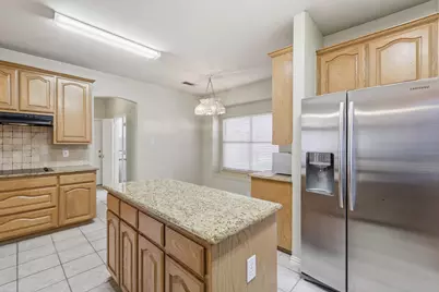 1052 E Seminole Trail, Carrollton, TX 75007 - Photo 10