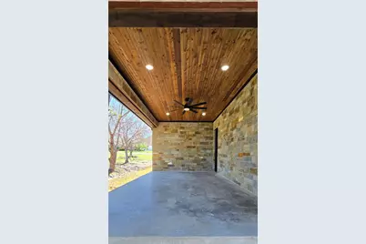 210 Knob Hill Drive, Granbury, TX 76048 - Photo 24