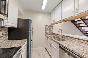 2627 Douglas Ave, Dallas, TX 75219 - Photo 10