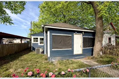 727 W Day Street, Denison, TX 75020 - Photo 2