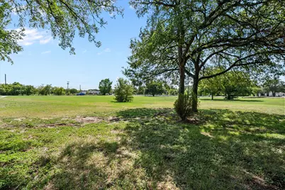 2915 Clover Lane, Dalworthington Gardens, TX 76015 - Photo 2
