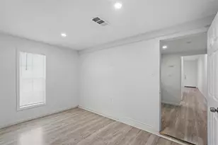 5341 Ash Ln, Dallas, TX 75223 - Photo 10