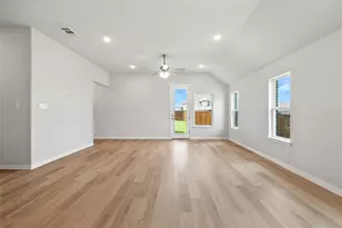 806 Metcalf Dr, Princeton, TX 75071 - Photo 8