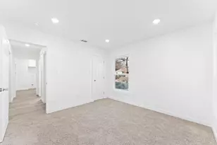 2661 Hudspeth Ave, Dallas, TX 75216 - Photo 16
