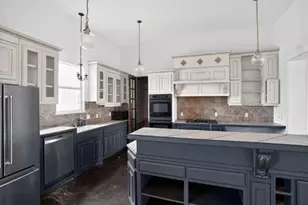 437 Aledo Creeks Road E, Fort Worth, TX 76126 - Photo 10