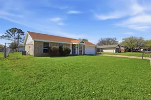 6944 Knob Hill Rd, Forest Hill, TX 76140 - Photo 2