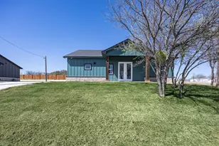 101 Sparrow Dr, Azle, TX 76020 - Photo 2