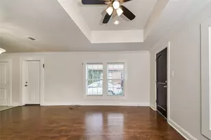 814 W College St, Sherman, TX 75092 - Photo 2