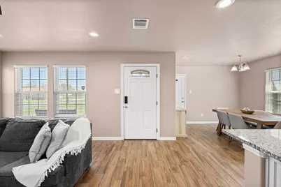 300 Lipscomb Street, Cleburne, TX 76031 - Photo 4