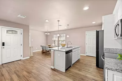 300 Lipscomb Street, Cleburne, TX 76031 - Photo 8