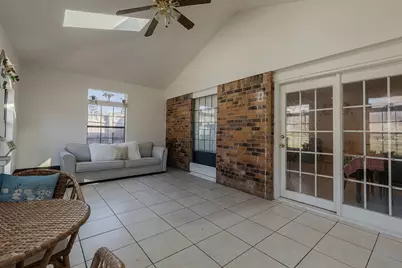 2721 W Oakdale Road, Irving, TX 75060 - Photo 14