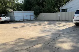 304 E Hickory St, Kaufman, TX 75142 - Photo 12