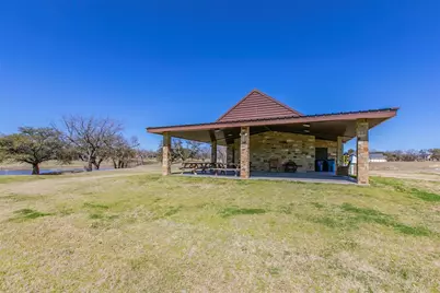 7123 Heathington Court, Granbury, TX 76049 - Photo 4