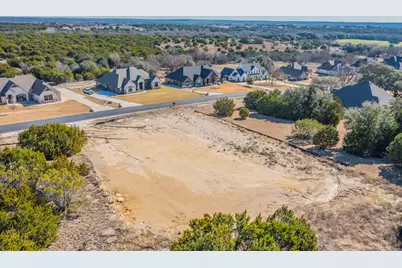 7123 Heathington Court, Granbury, TX 76049 - Photo 2