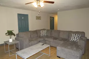 12069 Joyce Ln, Roanoke, TX 76262 - Photo 4