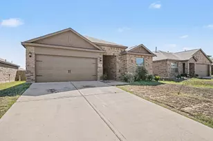 832 Clark Dr, Ferris, TX 75125 - Photo 2